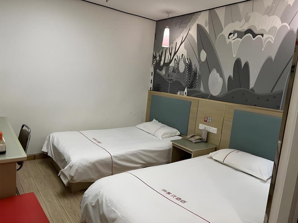 Thank Hotel Shandong Tengzhou Railway Station Wentian Square Hotel in Shandong