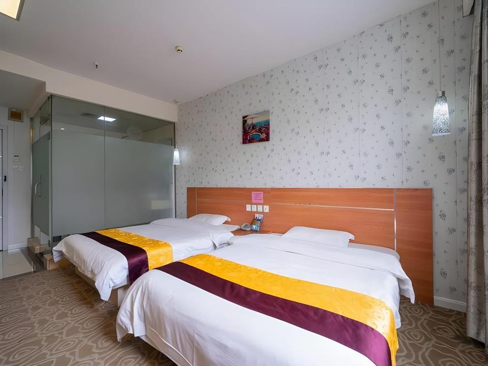 Thank Inn Plus Hotel Wuxi New District Taibo Avenue Hotel in Suzhou
