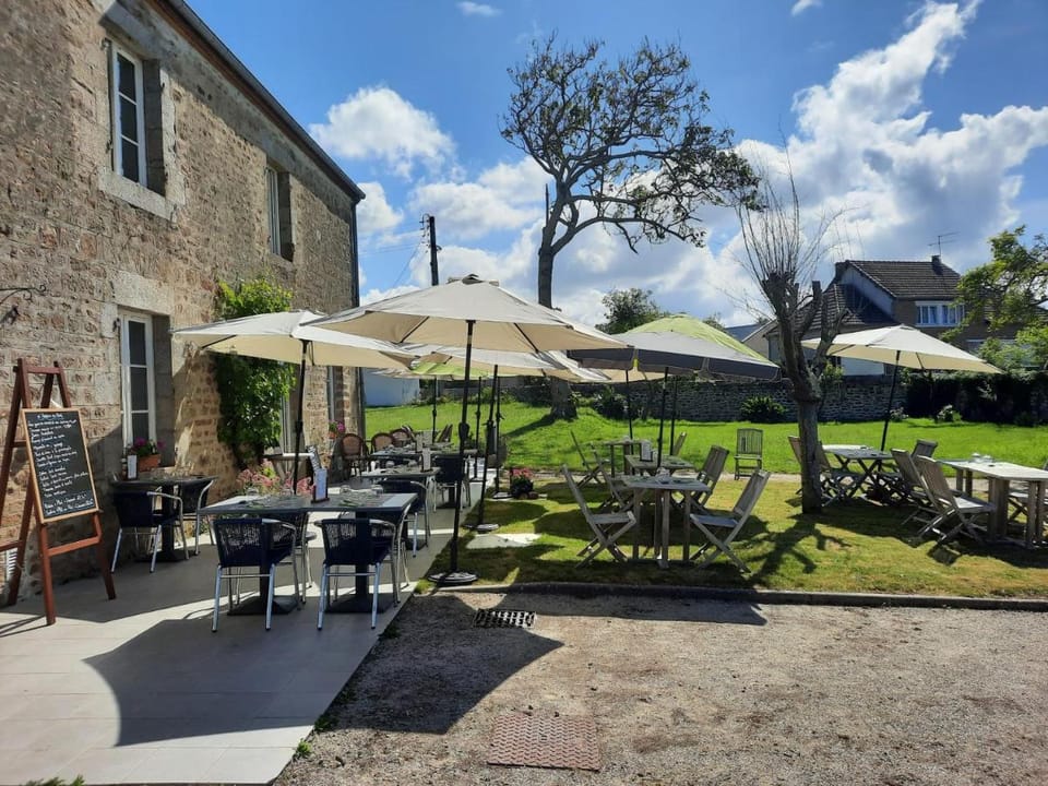 Logis Auberge de Carolles Hotel in Jullouville