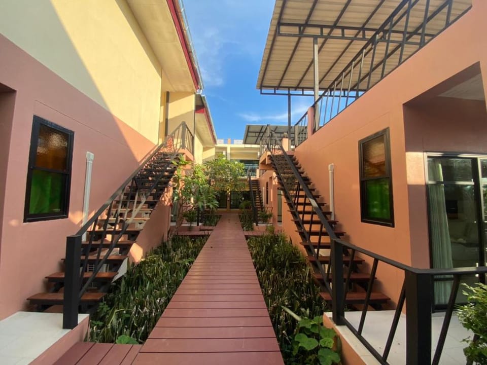 rapeepong resort nanthai Hotel in Laos