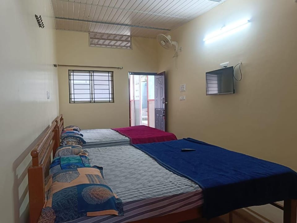 Hasiru Comforts Hotel in Chikmagalur