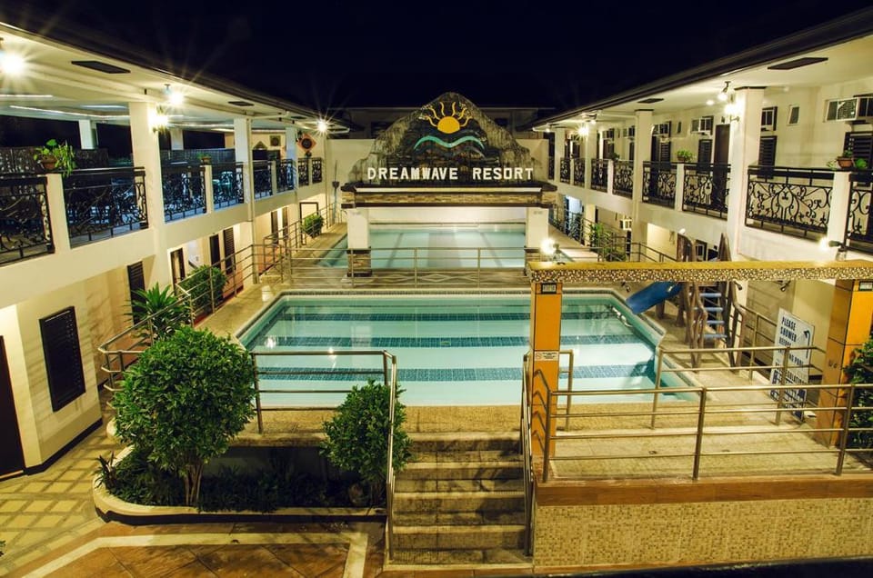 Dreamwave Resort Laguna Hotel in Calamba