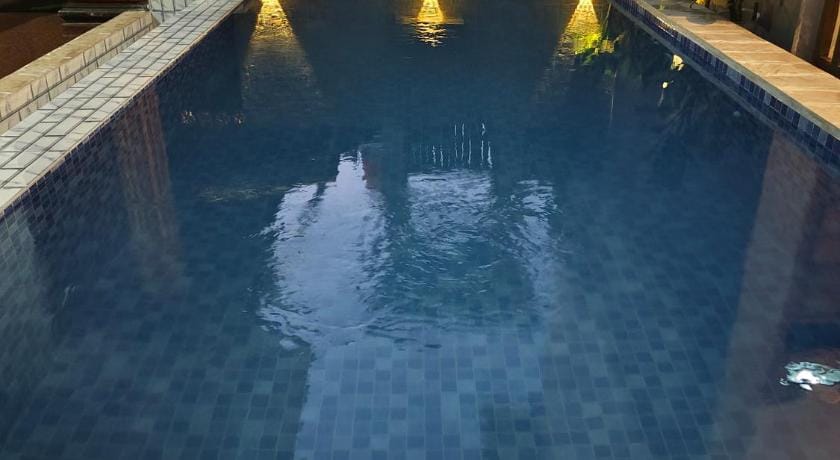 ARRYS (Watukarung Surf Camp) Bed and Breakfast in East Java