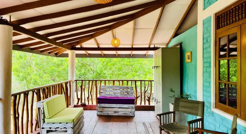 Funky Leopard Safari Lodge Bordering Yala National Park Hostel in Southern Province
