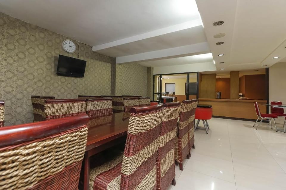 RedDoorz Plus @ Grand Populer Hotel Makassar Hotel in Indonesia