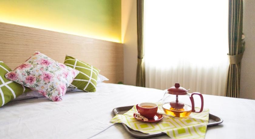 Azzahra Guest House Syariah near Juanda Bed and Breakfast in East Java