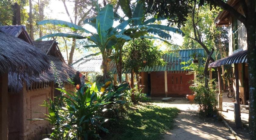 Hill Tribe Art House (Lahu & Akha Homestay) Vacation rental in Thailand
