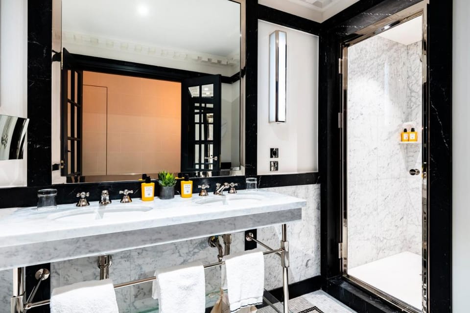 Hotel de Berri, a Luxury Collection Hotel, Paris Hotel in Paris