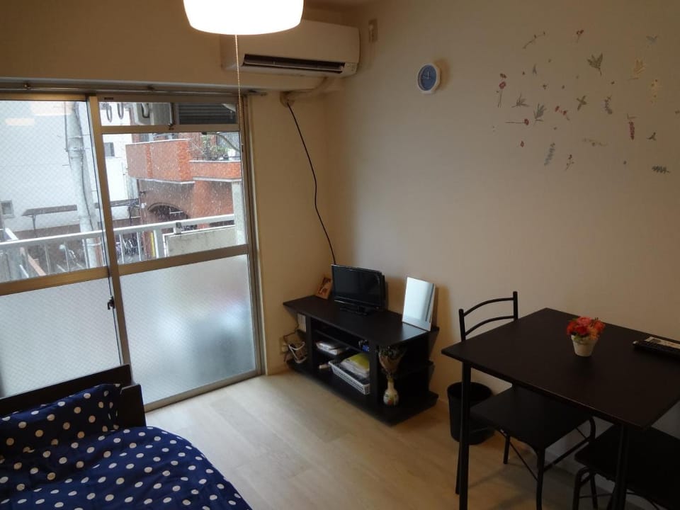 Guest House Zwell Hakata Ohori Park2-402 Apartment in Fukuoka