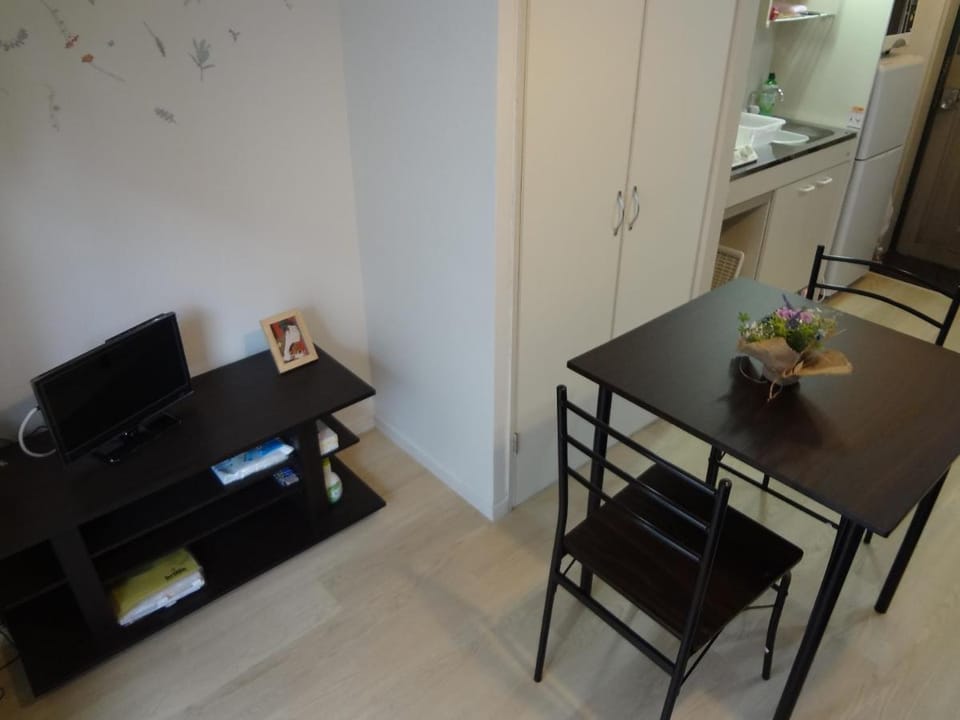 Guest House Zwell Hakata Ohori Park2-402 Apartment in Fukuoka