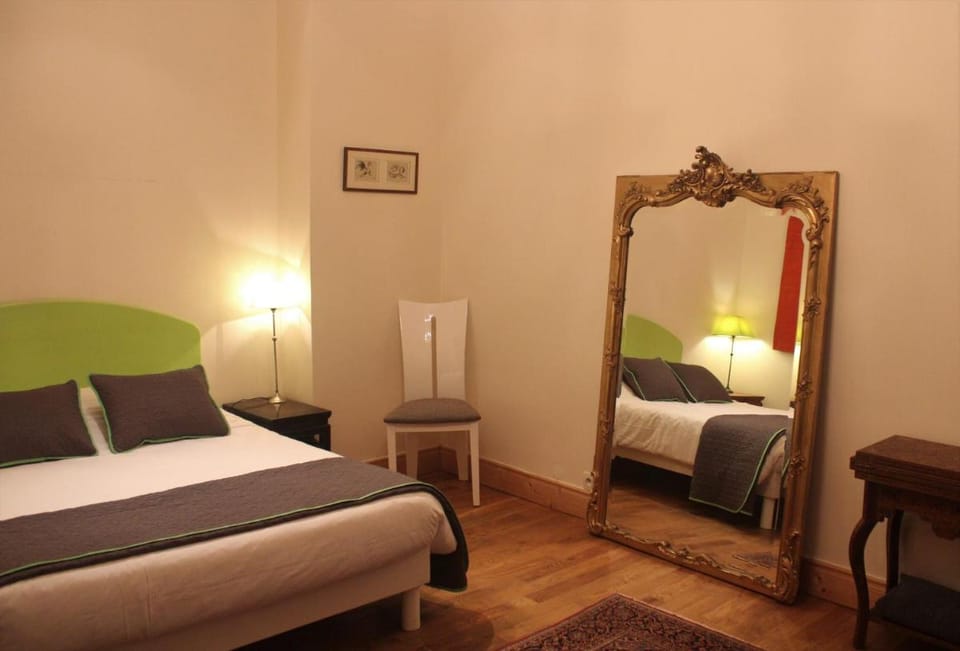 Grand appartement 4 chambres - Hyper-centre Bordeaux Apartment in Bordeaux
