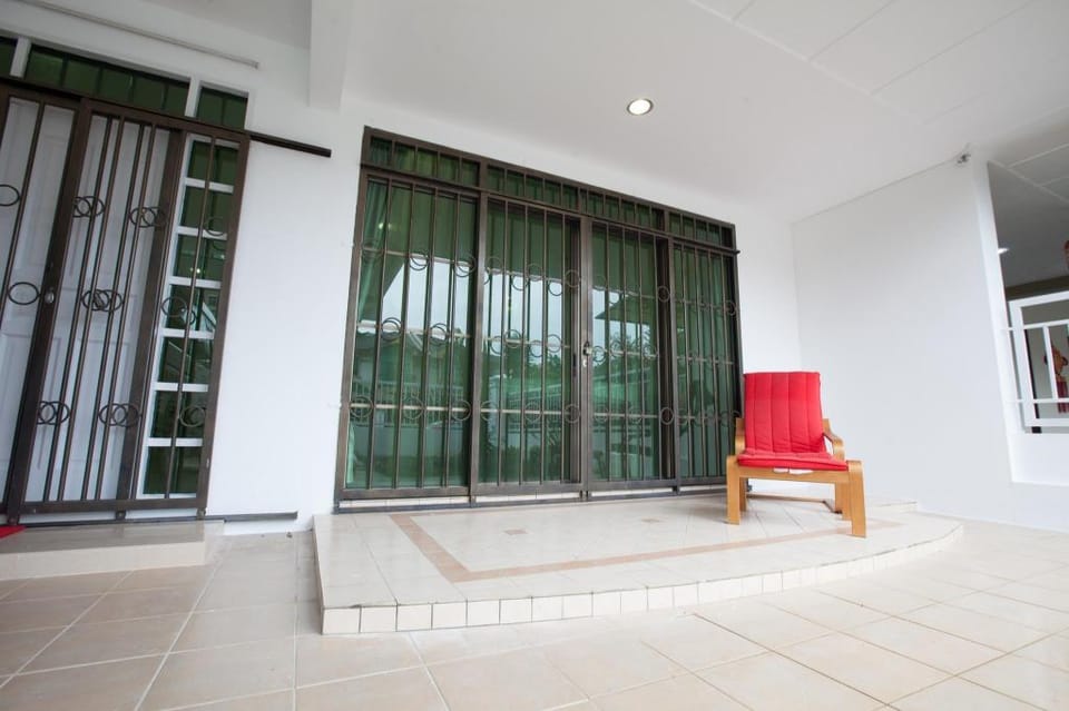 Natol Homestay - Sydney Batu Kawa MJC New Townships Vacation rental in Kuching
