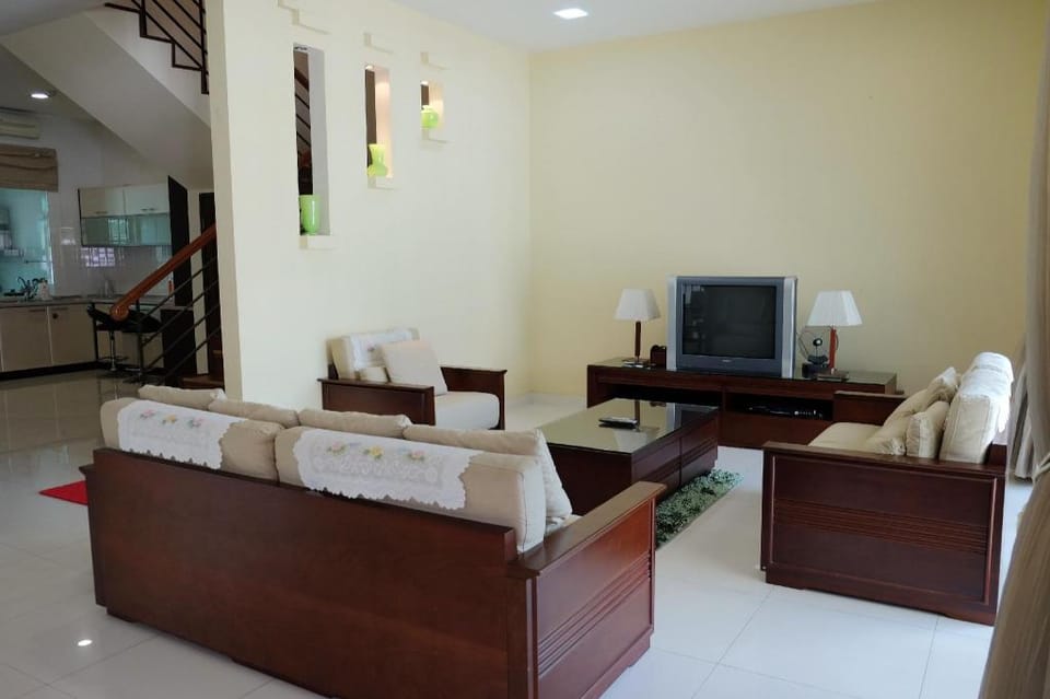 Natol Homestay - Sydney Batu Kawa MJC New Townships Vacation rental in Kuching