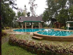 Crosswinds Resort Suites Quadrille Home Vacation rental in Tagaytay