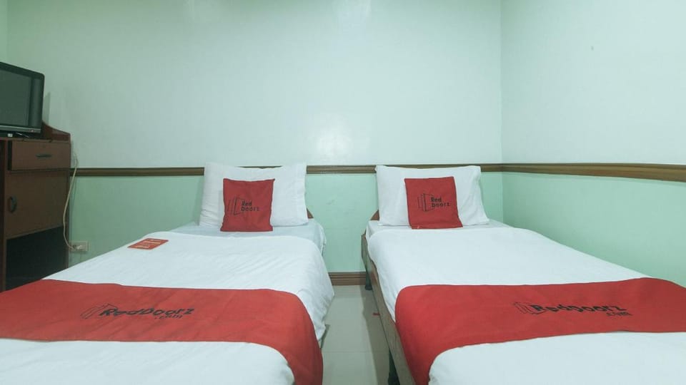 RedDoorz at Maanyag Pension House Mandaue Hotel in Lapu-Lapu City