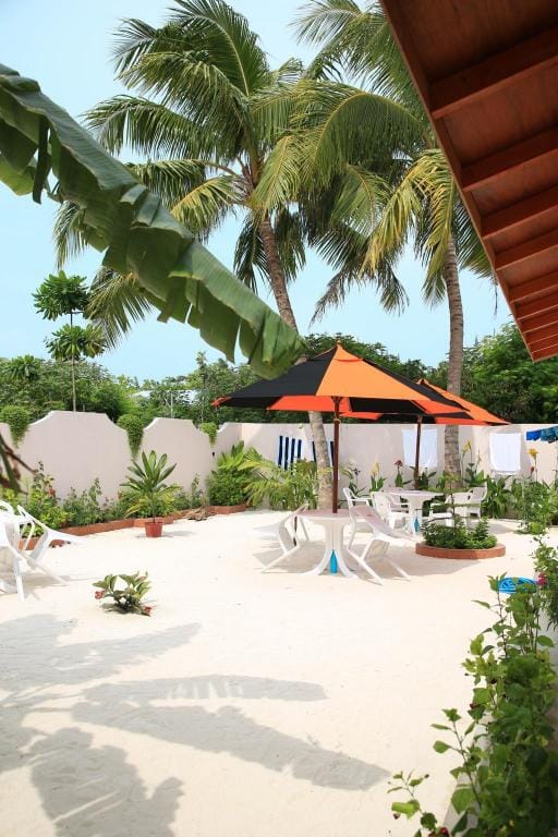 Evila Inn Thoddoo Bed and Breakfast in Maldives