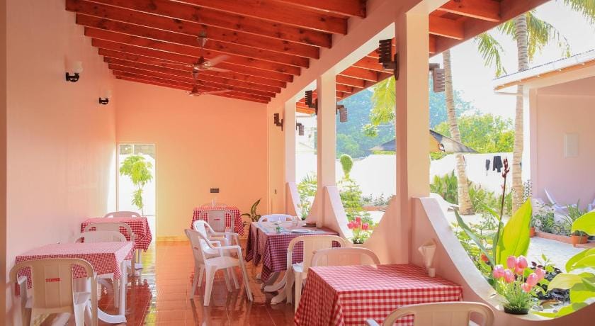 Evila Inn Thoddoo Bed and Breakfast in Maldives