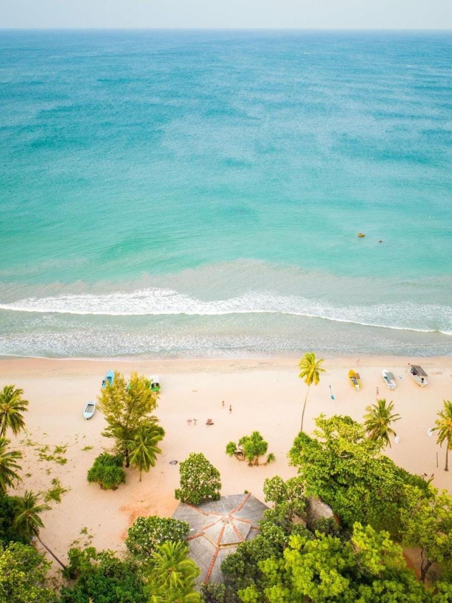 Moon Isle Beach Bungalow Bed and Breakfast in Sri Lanka