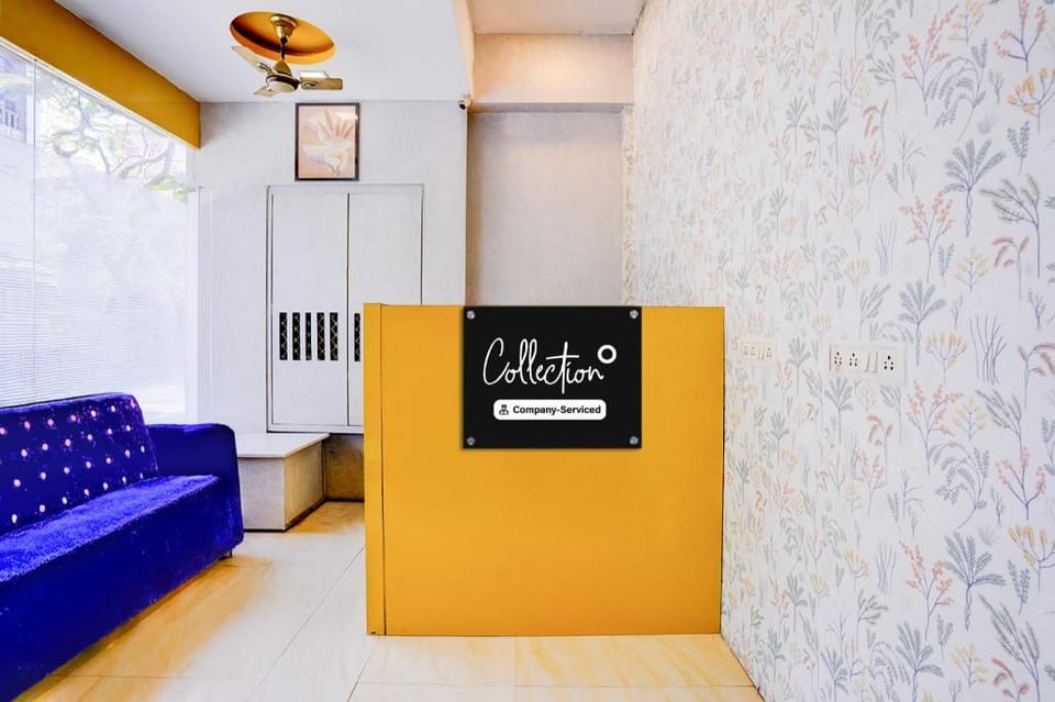 Super Collection O Andheri West Near KokilaBen Hospital Hotel in Mumbai