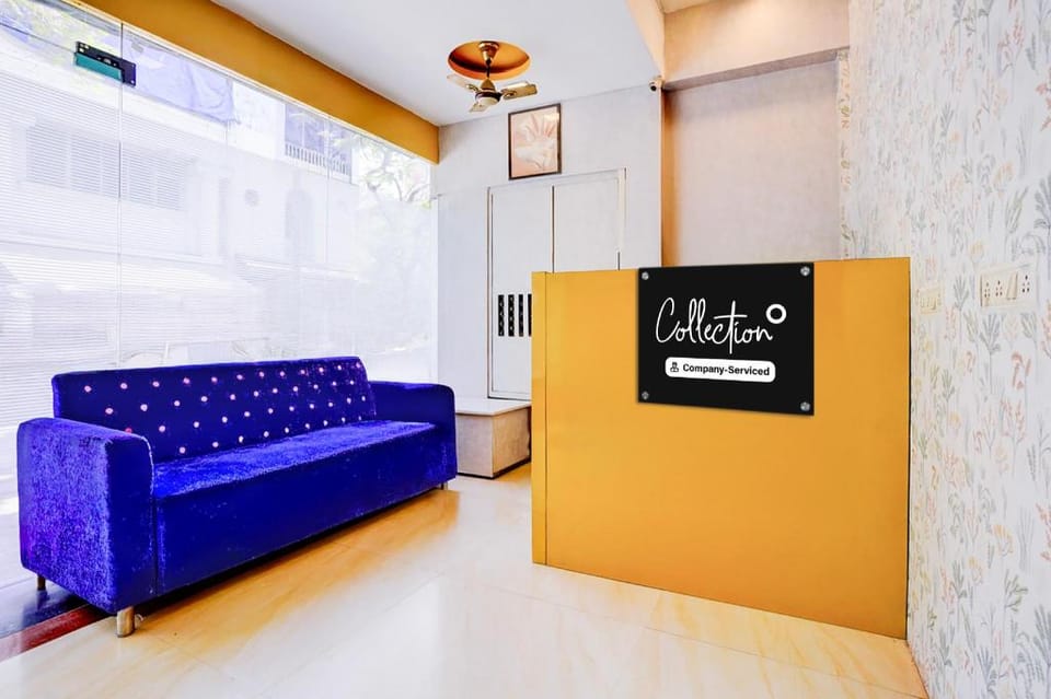 Super Collection O Andheri West Near KokilaBen Hospital Hotel in Mumbai