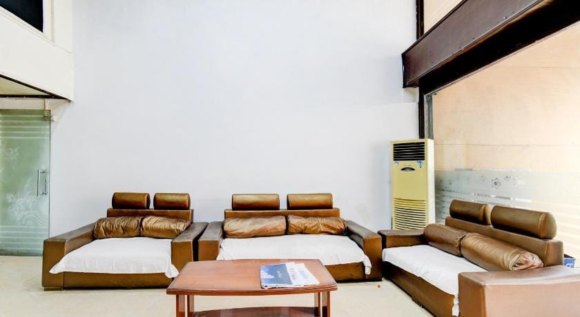 Super Townhouse Narayanaguda Metro Station Formerly Hotel Anshu Grand Hotel in Hyderabad