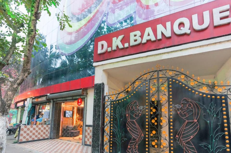 Super Hotel O Dk Inn Near Kalighat Kali Temple Hotel in Kolkata