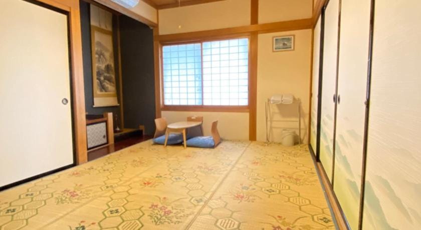 Guesthouse Takayama Hanzansha Bed and Breakfast in Takayama