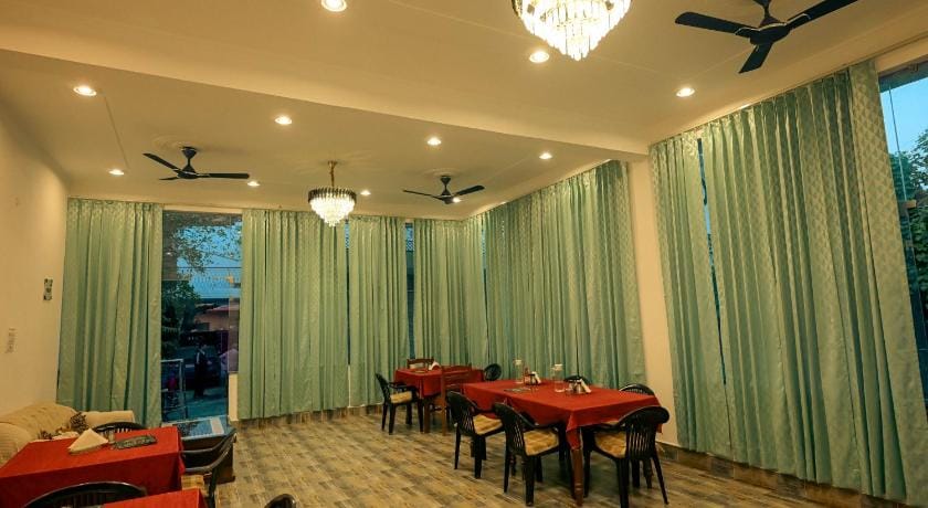 Falcon guest house Bed and Breakfast in Uttar Pradesh
