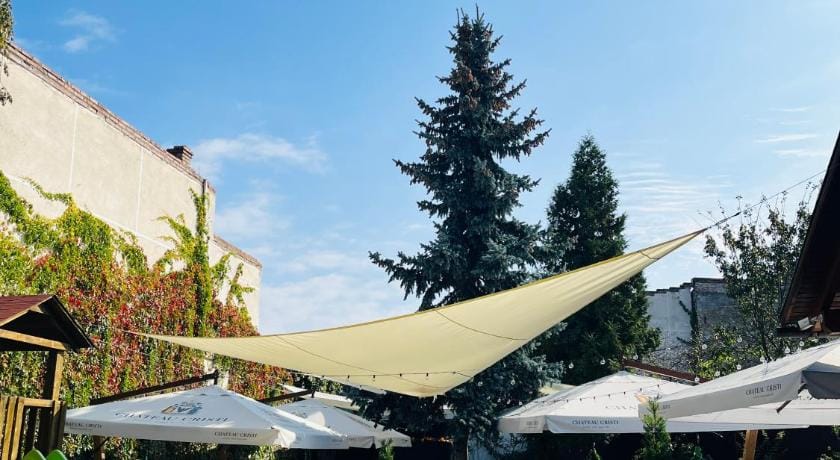 Curtea Bavareza Hotel in Romania