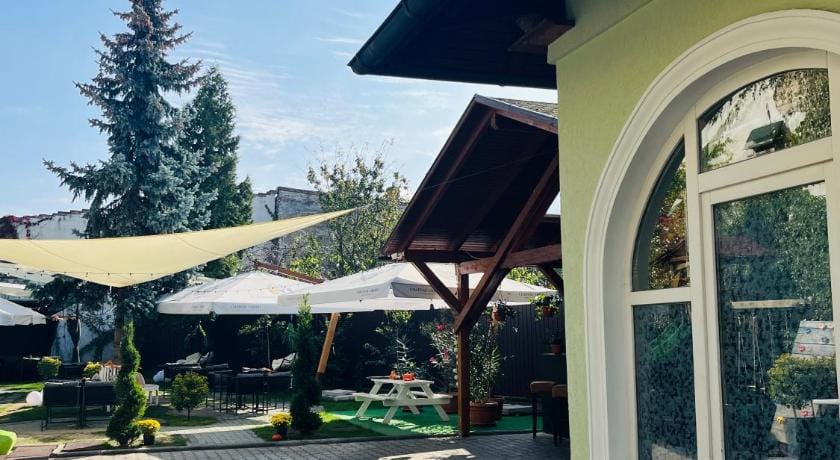 Curtea Bavareza Hotel in Romania