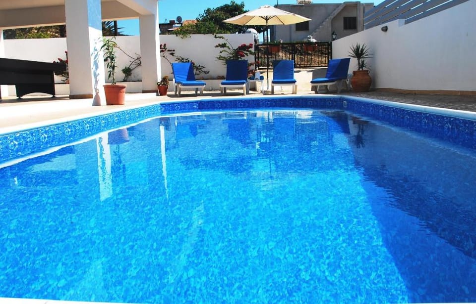 SERENA villa - Only 50m to the sea, Picturesque - Tranquile Area, Paphos Villa in Pomos