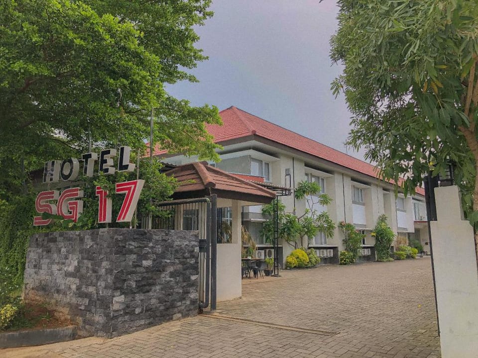 HOTEL SG17 Hotel in East Java