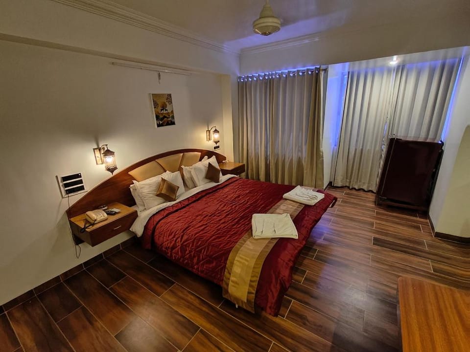 Hotel Radhika Palace Hotel in Maharashtra
