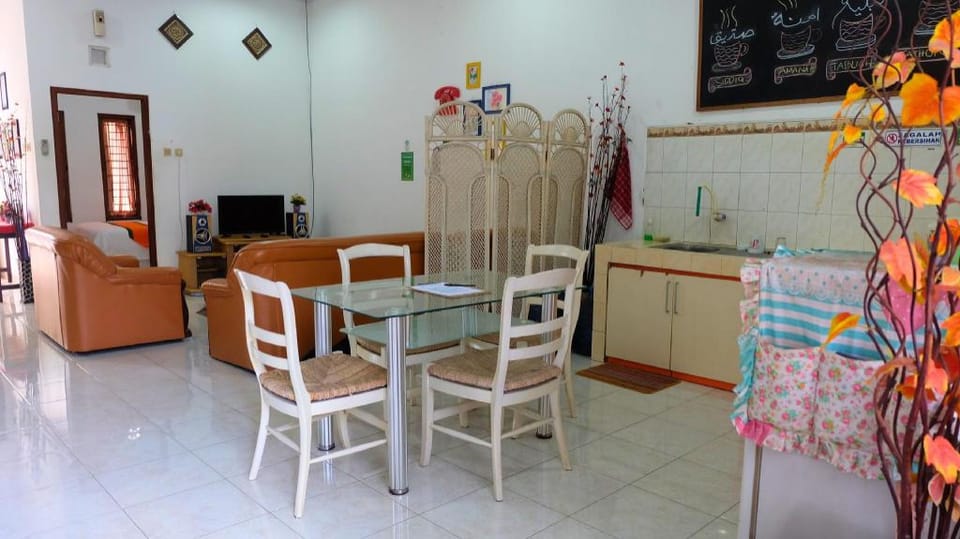 Homestay Syariah Monjali Taman Pelangi by Simply Homy Vacation rental in Special Region of Yogyakarta