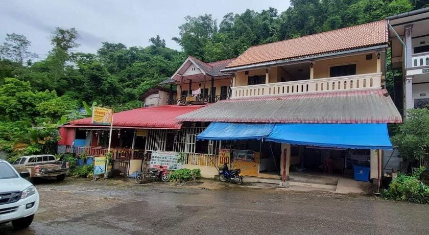 Pakbeng Guesthouse Hotel in Laos