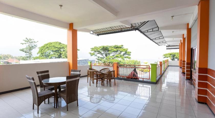 Batuque Town Villa Hotel in Batu