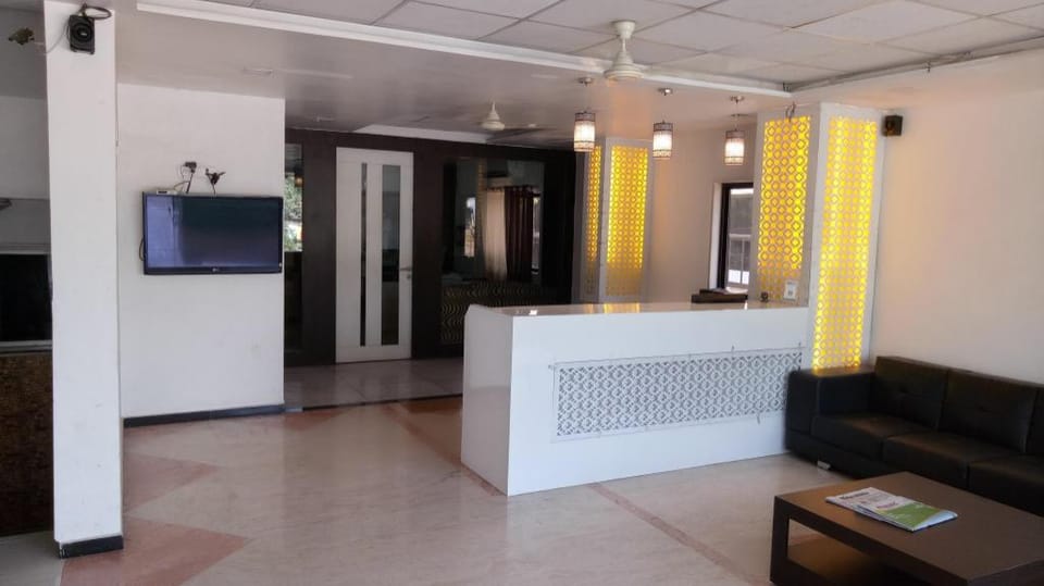 Hotel Sai Gangotri Shirdi Hotel in Maharashtra