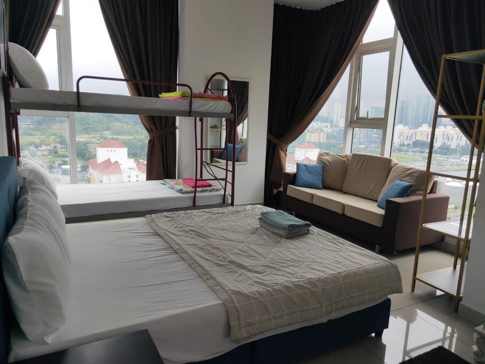 KL Penthouse Loft – for Large Groups(Up to 16 Pax) Apartment in Subang Jaya