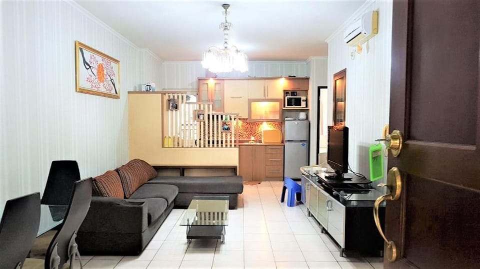 Rare & Big 97sqm Townhouse, 1 min walk to 2 Malls Apartment in Jakarta