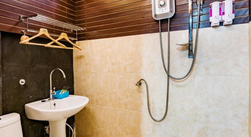 Baan Ratchapruek Vacation rental in Wichit