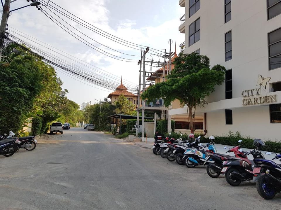 City Garden Pratumnak Apartment in Pattaya City