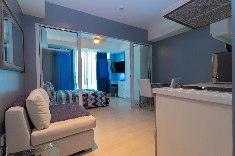 Azure Maldives Tower, Beach Right At Your Doorstep Apartment in Paranaque