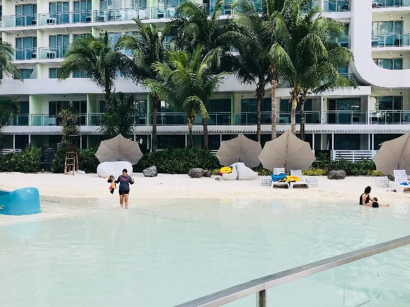 Azure Maldives Tower, Beach Right At Your Doorstep Apartment in Paranaque