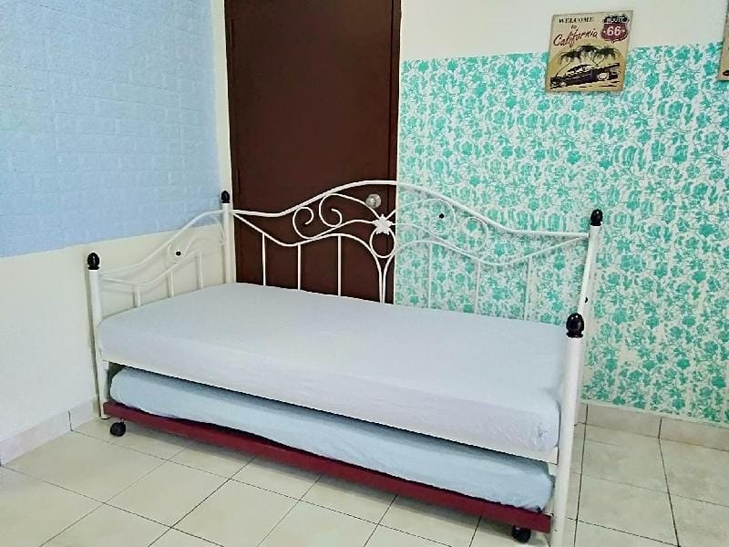 Homestay Pagar Buruk Bukit Merah L2 (Air Cond) Apartment in Perak