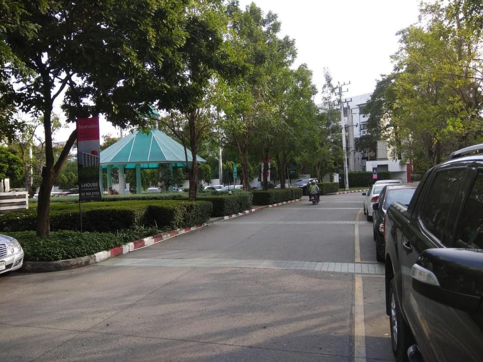 HomeStay Super Deluxe-2 nr Bkk/Piyavet hospital Apartment in Bangkok