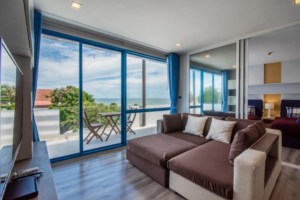Chill Family Getaway*Private beach access*Seaview Apartment in Hua Hin District