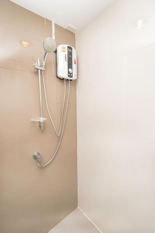 Phra Tamnak Hill Apartments Apartment in Pattaya City