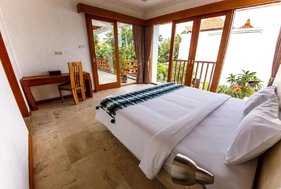 SUZUKI Villa 2 with 3BR Seminyak Villa in Kuta