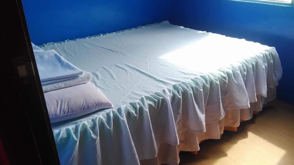 ANTIPOLO BUDGET HOSTEL,6 Family Rooms 4pax AC,Wifi Apartment in Antipolo