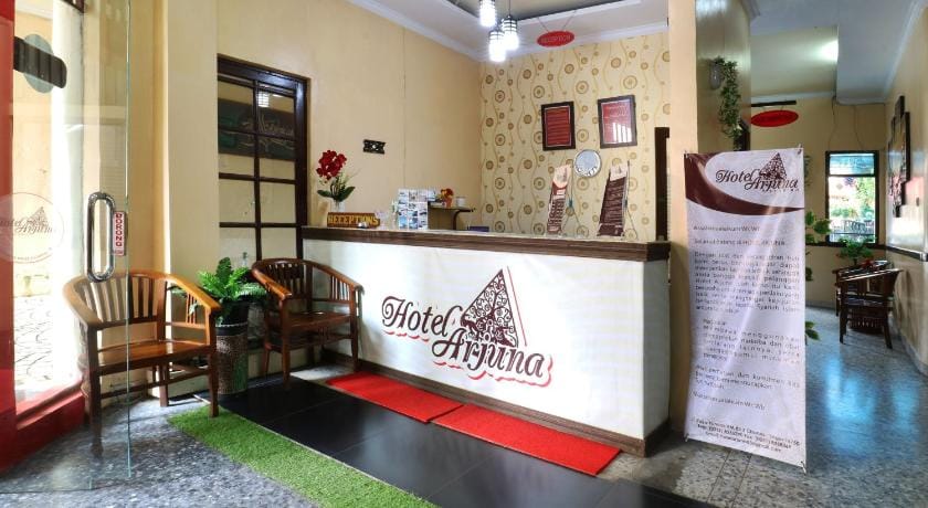 Hotel Arjuna Bed and Breakfast in Cisarua